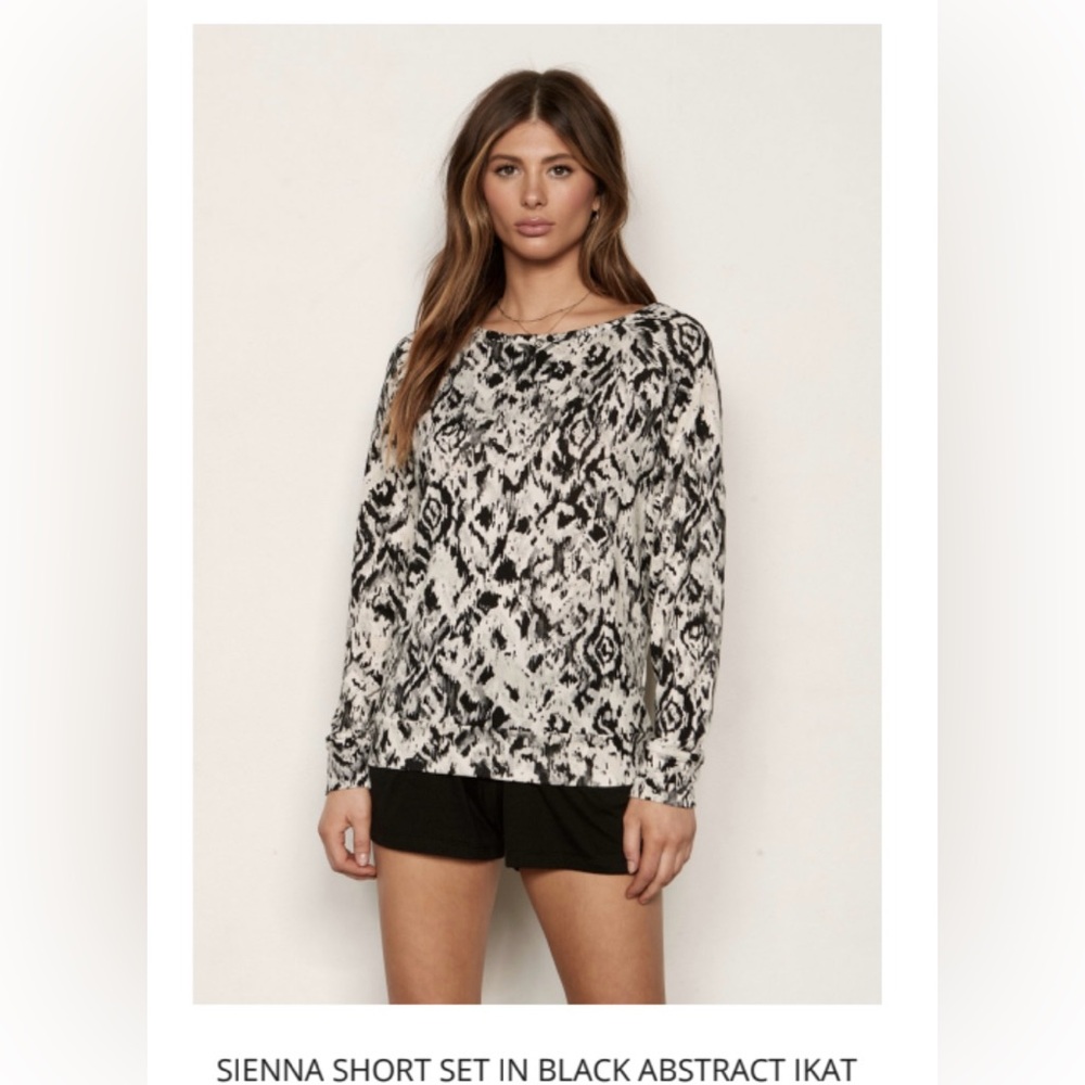 Brand New! Tart Collection Sienna Short Set in Black Abstract L